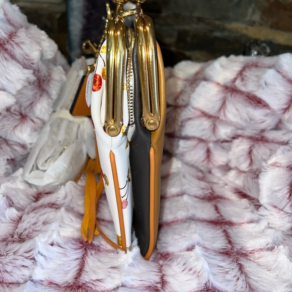 Coach 1941 Leather Cherry Kisslock Crossbody 21724 New #2 of 25 - Picture 4 of 11